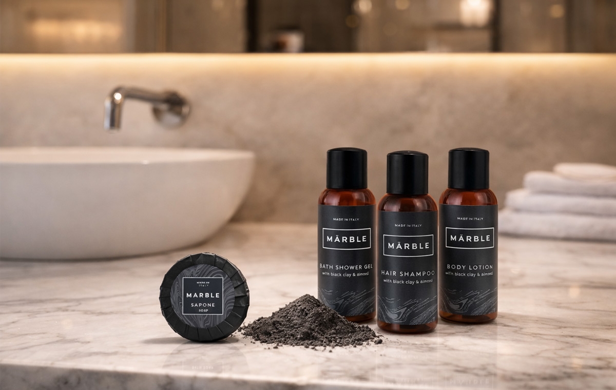 Linea cortesia design moderno. Cosmetici con argilla nera e mandorla.